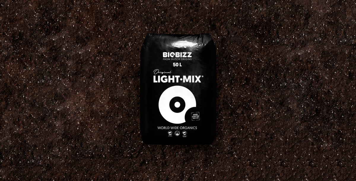BioBizz Light-Mix 50 Liter – leicht vorgedüngte Pflanzerde mit Perlite